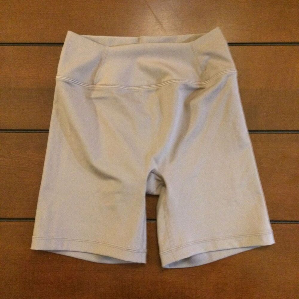 NWT Oner Active timeless high waisted shorts minky medium